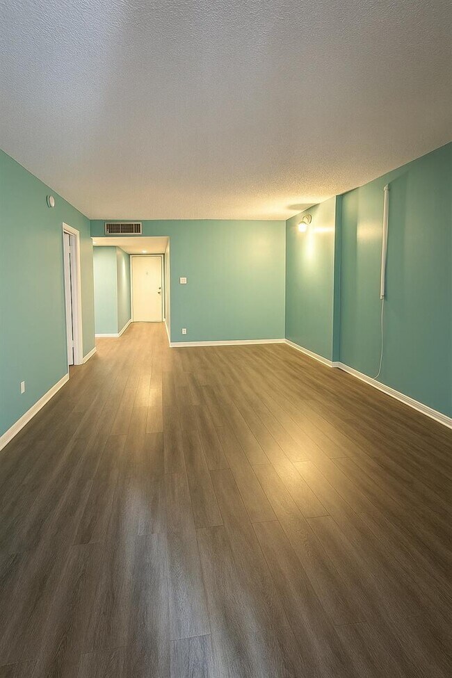 Building Photo - 3361 NW 47th Ter