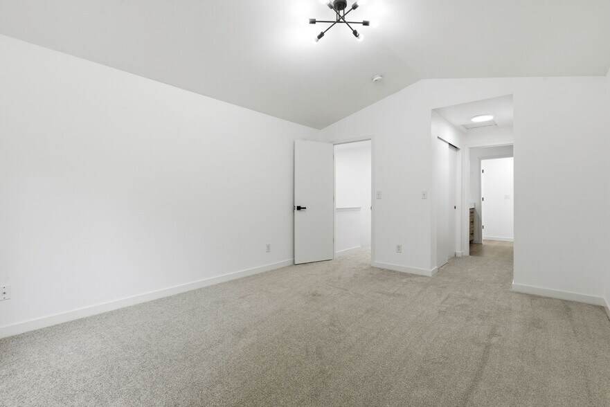 Building Photo - 4604 20th Way NE