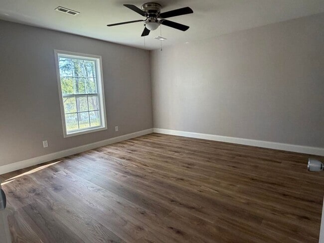 Building Photo - Beautiful Duplex in Jackson