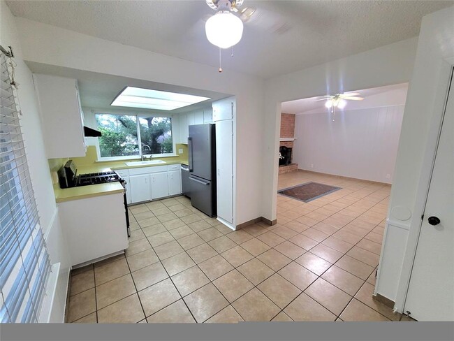 Building Photo - 914 Speer Ln