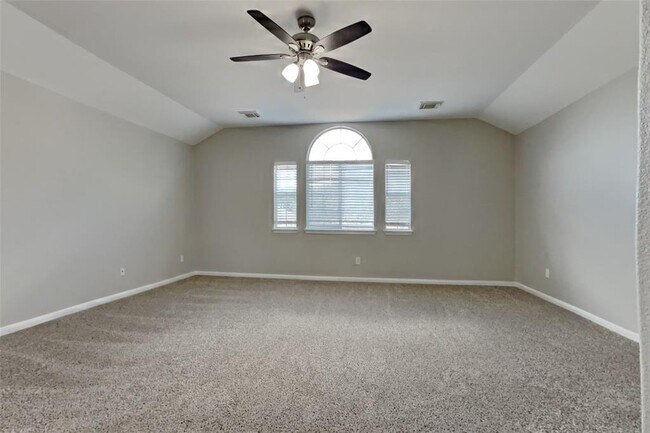 Building Photo - 21015 Kirkland Woods Dr