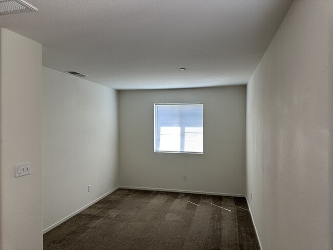 Building Photo - Stockton 4 Bedroom 2.5 Bathroom Home.