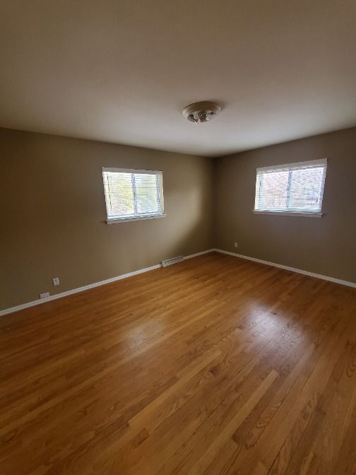 Building Photo - 8862 N Malibu Dr
