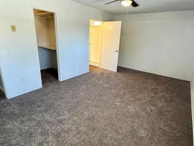 Building Photo - Remodeled 3 Bed/ 2 Bath Clairemont Mesa