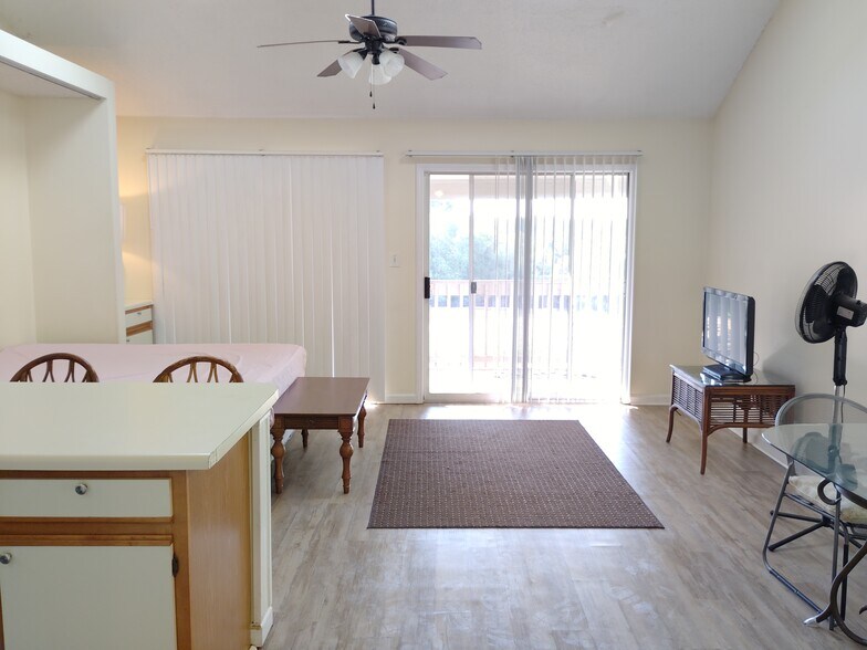 Building Photo - 510 Fairwood Lakes Dr