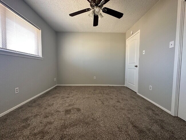 Building Photo - Updated 4 Bedroom Home w/ Gorgeous Floors