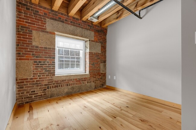 Building Photo - 58 13th St