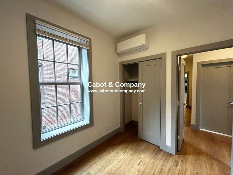 Building Photo - 88 Saint Botolph St