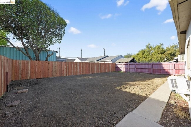 Building Photo - 16 Bryan Ave