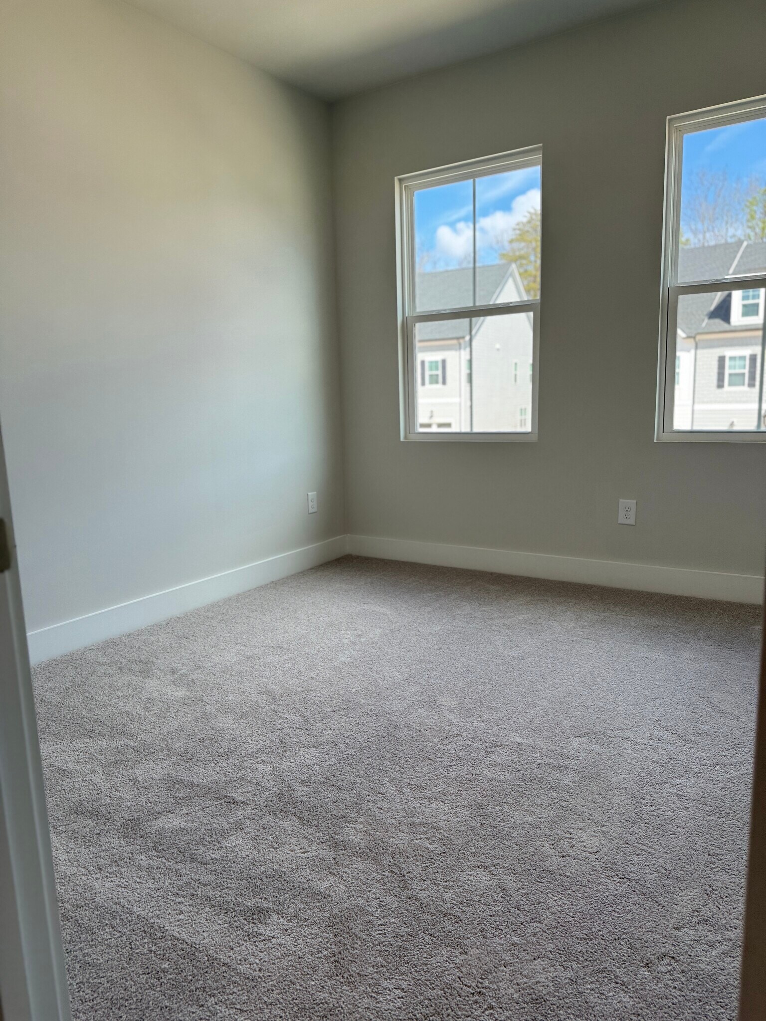 Building Photo - 9637 Munsing Dr