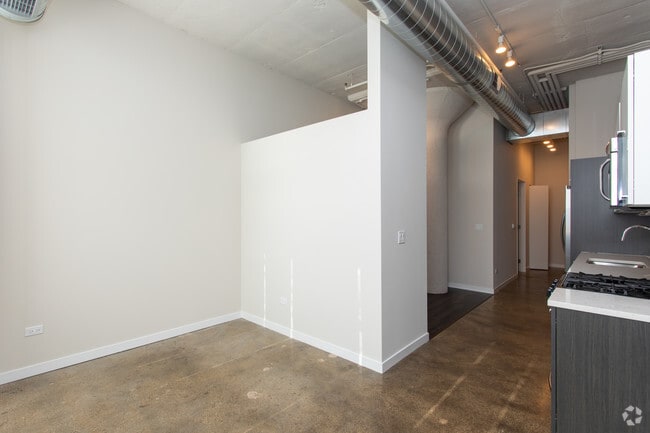 Building Photo - 13thirteen Randolph Street Lofts