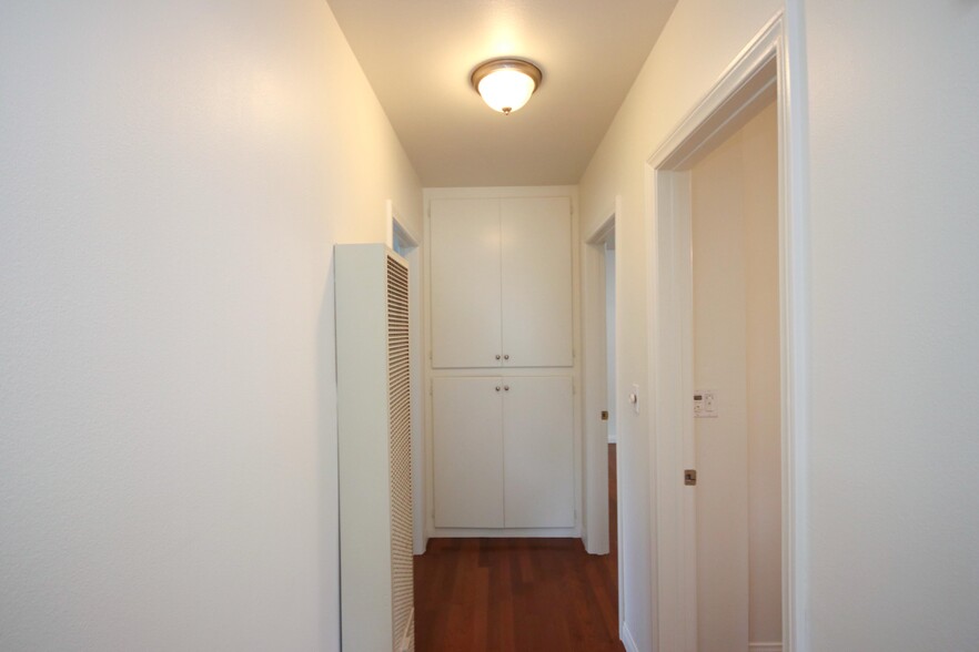 Building Photo - 3148 Abella St