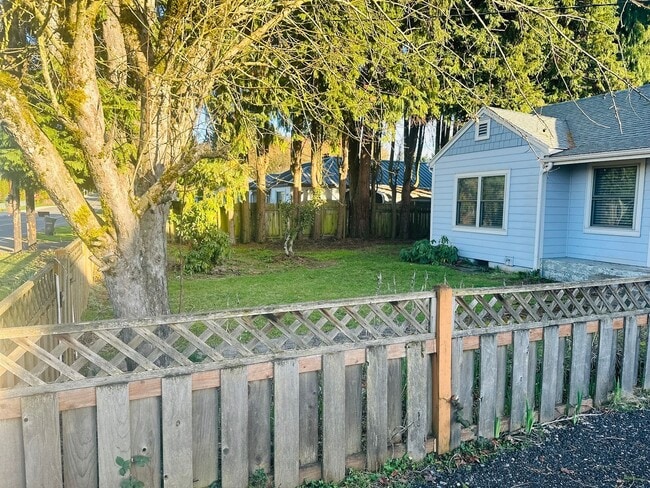 Building Photo - Charming Updated Home Centrally Located
