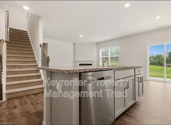 Building Photo - 7448 Buckpasser Dr