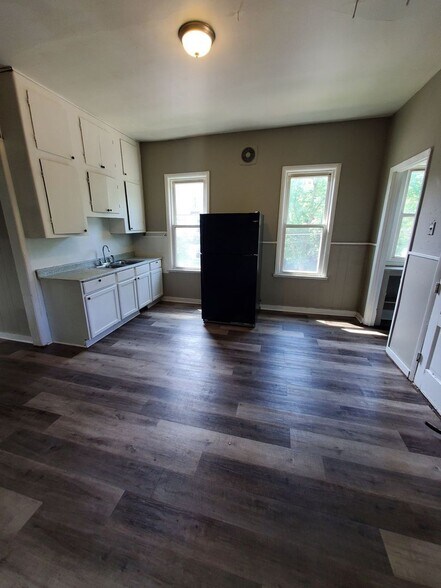 Primary Photo - 2201-2203 N 32nd St.