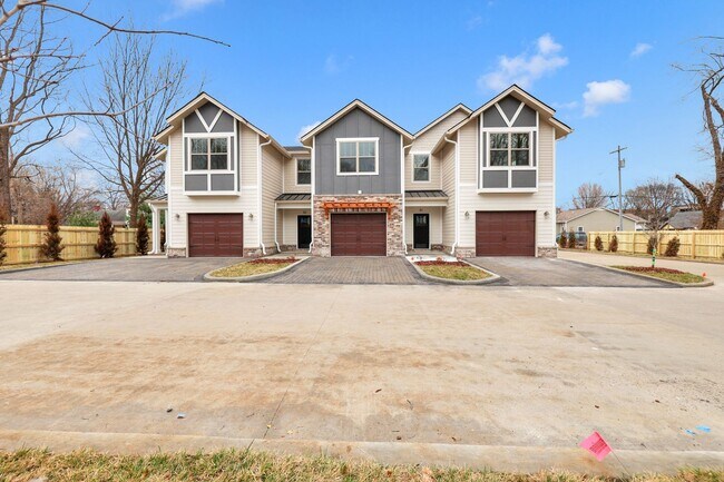 Building Photo - 609 Lee St