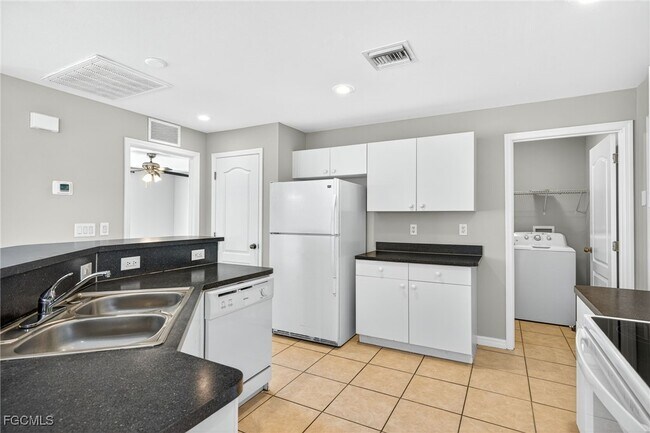 Building Photo - 1826 NE 18th Ave