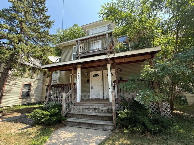 Primary Photo - 820 Geneva Ave SE