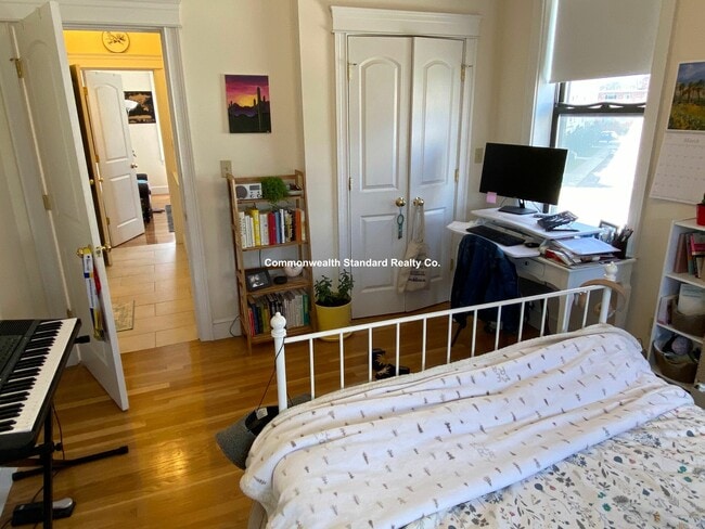 Building Photo - 76 Quint Ave