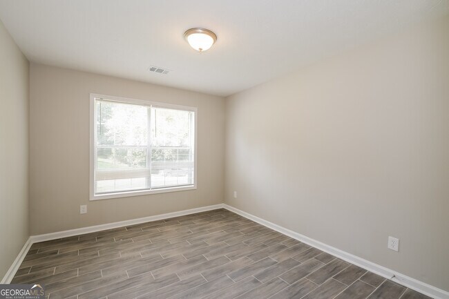 Building Photo - 65 Burdell Dr