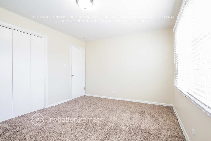 Building Photo - 423 N Park Dr