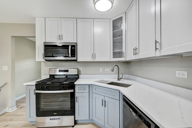 Building Photo - 8456 Dixon Ct