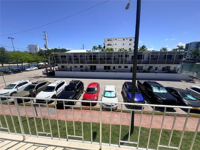 Building Photo - 8080 Tatum Waterway Dr