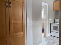 Building Photo - 606 5th St S