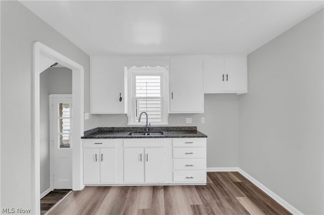 Building Photo - 20550 Wilmore Ave