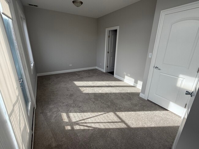 Building Photo - 7008 W Medill Ave