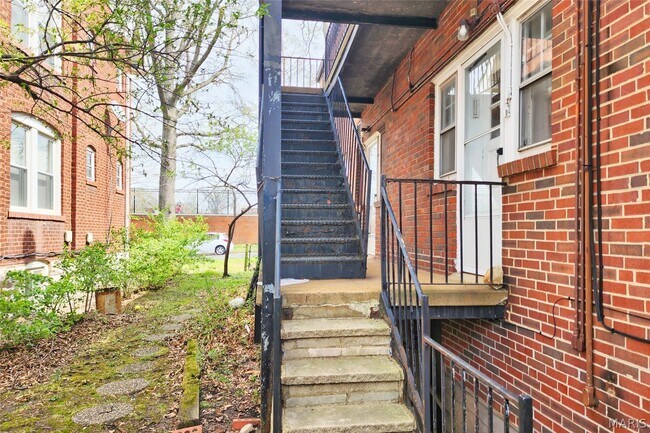 Building Photo - 6601 Alamo Ave