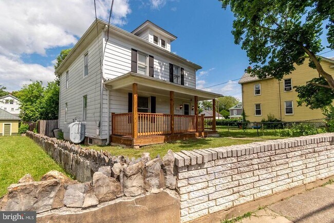 Building Photo - 405 Porter Ave