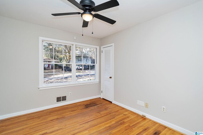 Building Photo - 1213 Oakwood St