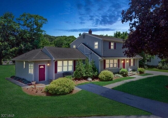 Building Photo - 326 Ramapo Valley Rd