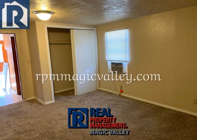 Building Photo - 1/2 Off the 1st Month's Rent Cute one bedr...