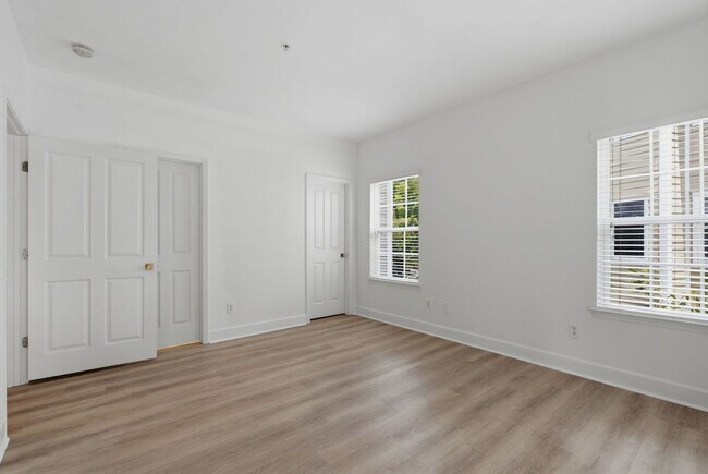 Building Photo - 4846 Bevendean Dr