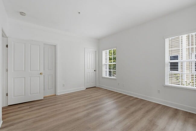 Building Photo - Nippers Corner Condo