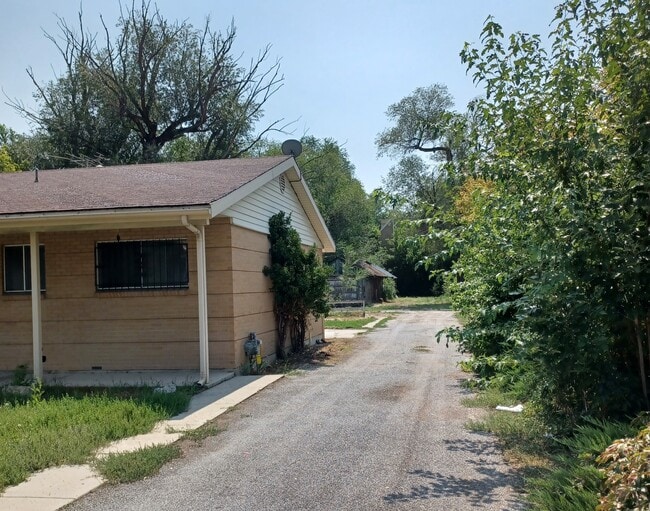 Building Photo - 530 E 5300 S