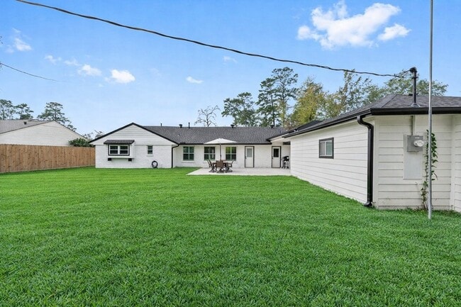 Building Photo - 28814 Holly Hill Dr