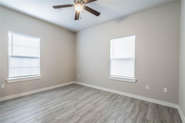 Building Photo - 8119 Autumn Ln