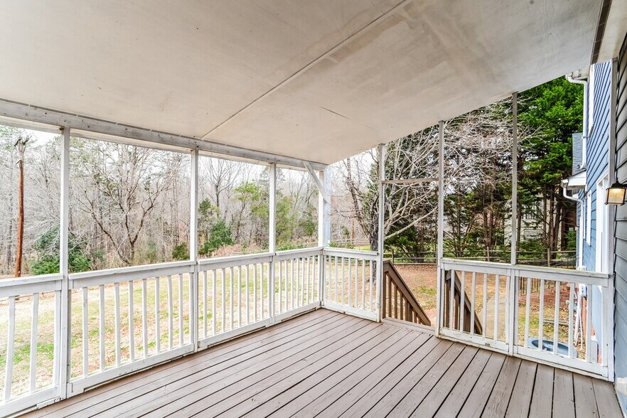 Building Photo - 9313 Fairmead Dr