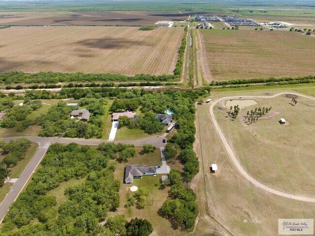 Building Photo - 35059 Anaqua Dr