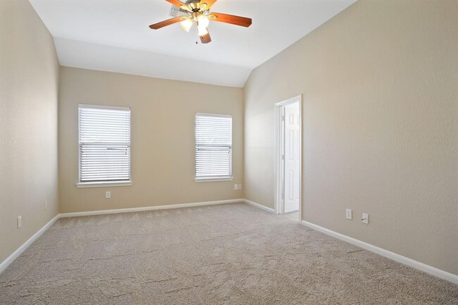Building Photo - 7723 Butler Lakes Ct