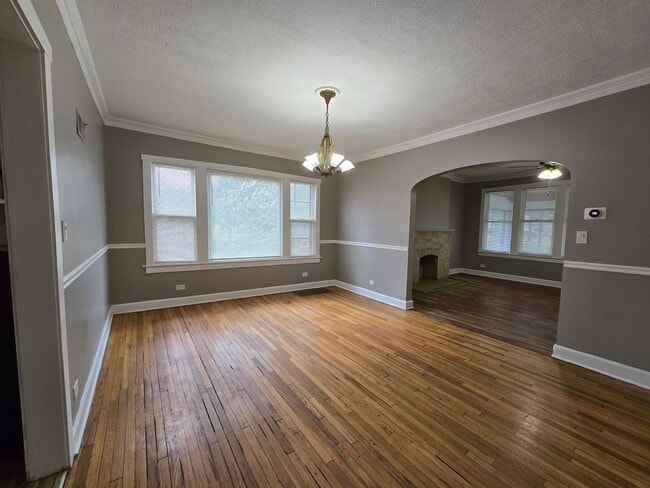 Building Photo - 249 E Park Blvd