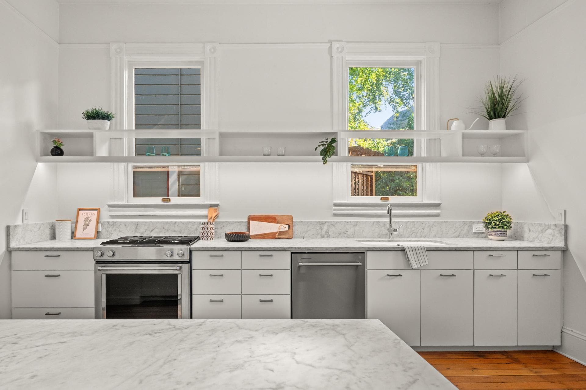 Building Photo - 1720 NW Hoyt St