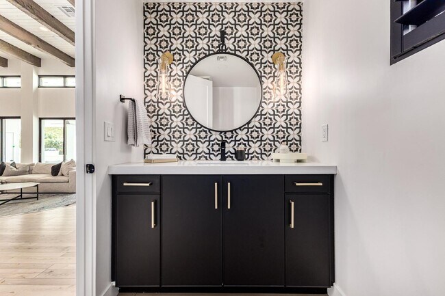 Building Photo - 9917 N 52nd St