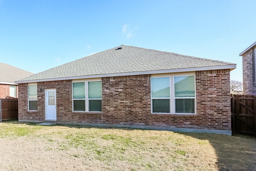 Building Photo - 1724 Gayla Creek Dr