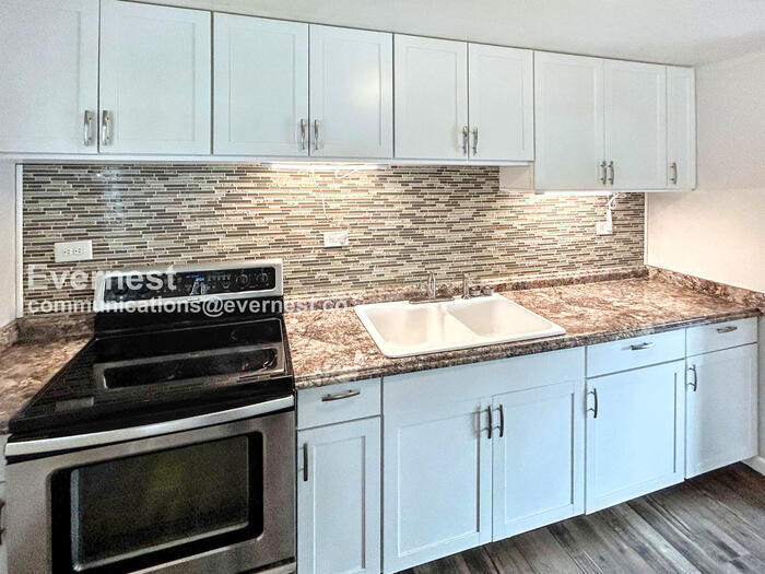 Building Photo - 6418 McLean St