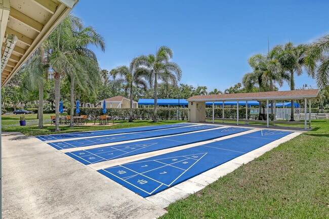 Building Photo - 7290 Kinghurst Dr
