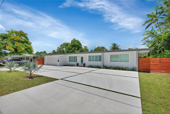 Building Photo - 8015 SW 136th St